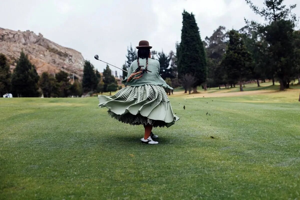 زنان چولیتا با دامنی پر چین و سنگین /عکس