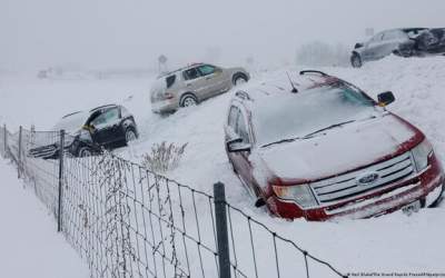 صف طولانی اتوبوس درسرمای کانادا