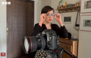 پشت صحنه رونمایی از ترانه علیدوستی در بی‌بی‌سی فارسی+عکس و فیلم