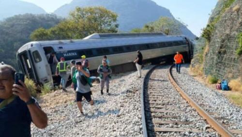 خروج قطار از ریل در مکزیک / فیلم