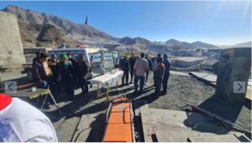 ریزش معدن بافق و محبوس شدن ۲۴ کارگر+عکس