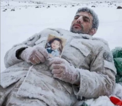 تو فقط قهرمان پسرت نیستی؛ قهرمانِ یه ملتی