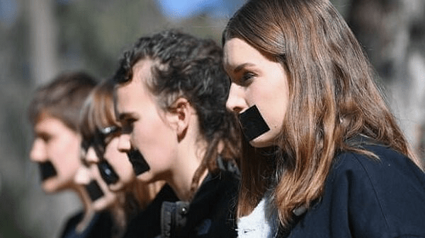 این لبخندهای آماریِ زنان، دروغ می‌گویند+عکس