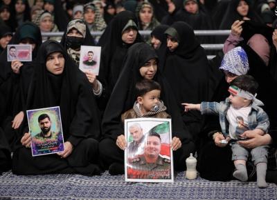 دیداررهبرباخانواده شهدای جنگ 12 روزه