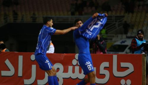 استقلال ازپرسپولیس جلوافتاد