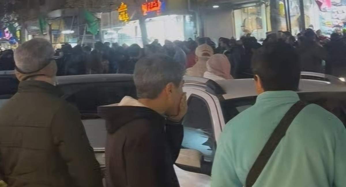 آشوبگران در بجنورد سنگ رو یخ شدند 