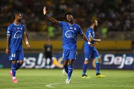 تمدید دو ساله استقلال با ستاره هافبک آبی پوش 