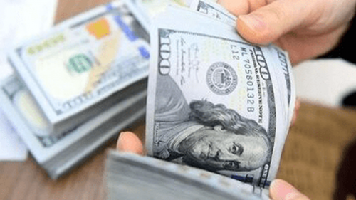 کاهش هیجان دلار با عرضه گسترده پتروشیمی‌ها