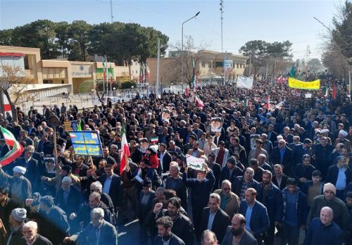 قیام یکپارچه ایرانی‌ها در محکومیت اغتشاشگران مسلح +عکس و فیلم