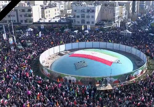 میدان انقلاب قبل از آغاز اجتماع امروز مملو از جمعیت شد 