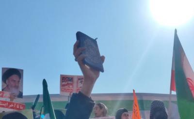 تهرانی‌ها قرآن به دست به میدان آمدند / عکس