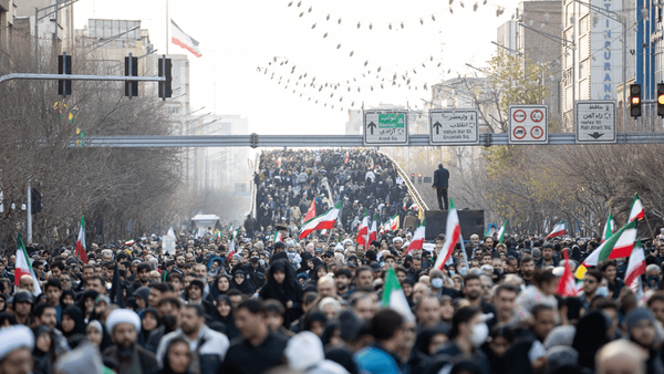 دولت با حل مشکلات اقتصادی مانع سوء استفاده دشمن شود