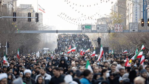 دولت با حل مشکلات اقتصادی مانع سوء استفاده دشمن شود