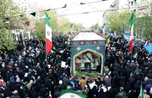 سیل جمعیت در تشییع شهدای امنیت تهران/فیلم