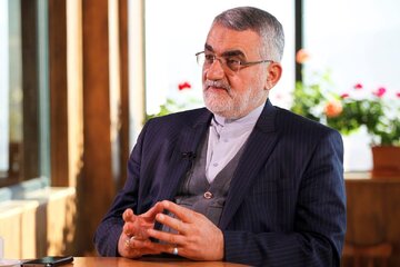 رضا پهلوی در جمع ضدانقلاب هم بی‌ارزش است/تفکر ترامپ اختصاصی به ایران ندارد