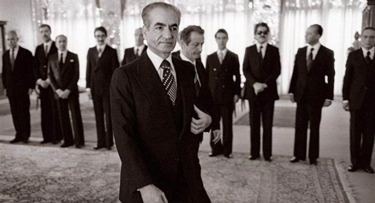 جمله عبرت‌آموز شاه بعد از فرار از ایران: کاش یک عمر دشمن آمریکا بودم! 