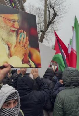 تجمع اهالی ترکیه در حمایت از ایران در استانبول