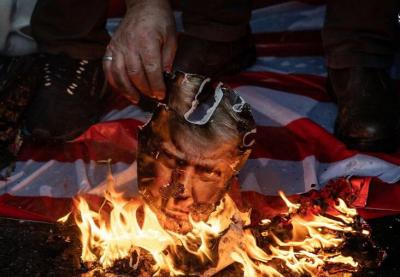 تجمع اهالی ترکیه در حمایت از ایران در استانبول