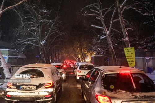 معابر تهران لغزنده است از سفرهای غیرضروری خودداری کنید