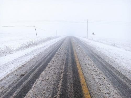 بارش برف و باران در محورهای شمالی/ تردد با زنجیر چرخ الزامی است