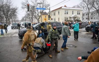 محبت پلیس با معترضین درمینه سوتا