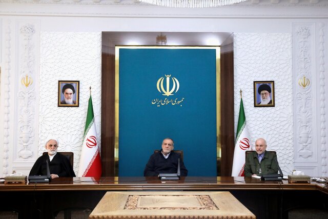 ارائه گزارش بانک مرکزی از اقدامات معیشتی و تحولات بازار ارز