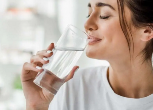  افزایش سوخت‌وساز بدن با نوشیدن آب
