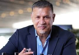 پست پرحاشیه شهرام جزایری در آغوش علی دایی 