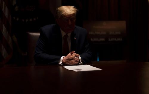 ترامپ از سایه ایران هم می‌ترسد +عکس