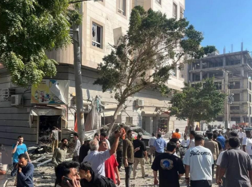 انفجار مهیب یک ساختمان هشت طبقه در بندرعباس /فیلم