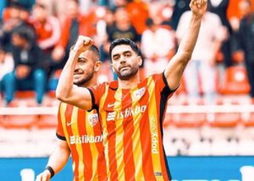  مذاکره سپاهان با هافبک پیشین استقلال