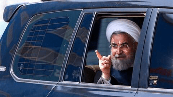 روحانی مردم را فقط از پشت شیشه خودرو می‌دید