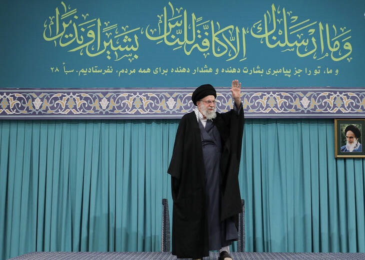 رهبر انقلاب: آمریکا بداند اگر این دفعه جنگی راه بیندازد، این جنگ، جنگ منطقه‌ای خواهد بود / فتنه اخیر شبیه کودتا بود+عکس و فیلم