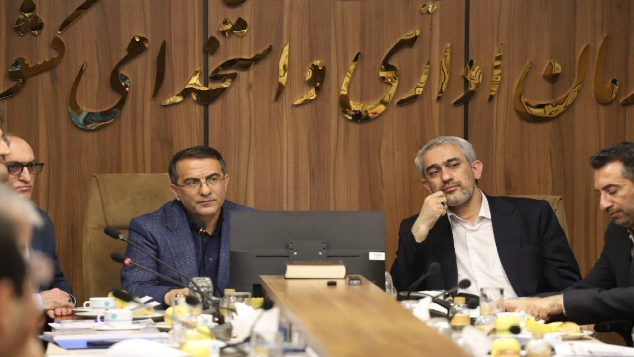 جلسه شورای حقوق و دستمزد کارمندان برگزار شد 