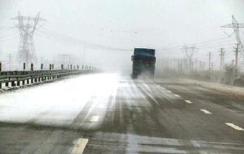 ترافیک سنگین در ۵ محور اصلی و لغزندگی جاده‌ها در ۲۲ استان