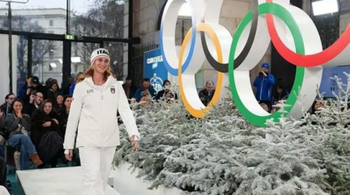  المپین‌ها روی صحنه مد مدل شدند / فیلم