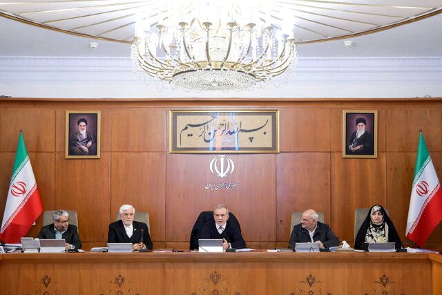  عیدی کارکنان دولت به ۱۰ میلیون تومان افزایش یافت