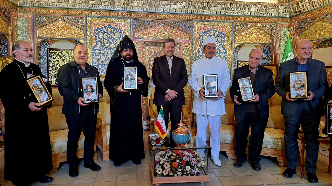 همصدایی ادیان در اصفهان برای ایرانِ واحد+عکس