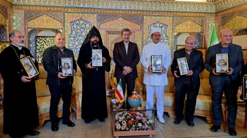 همصدایی ادیان در اصفهان برای ایرانِ واحد+عکس