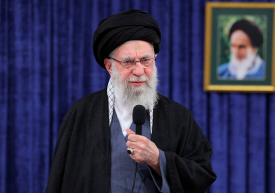 پیام تلویزیونی رهبر معظم انقلاب در آستانه ۲۲ بهمن / عکس