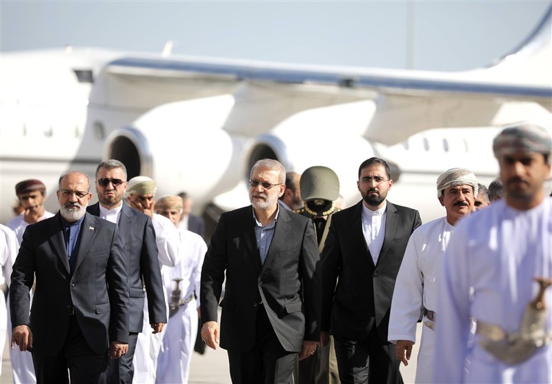 لاریجانی وارد مسقط شد 