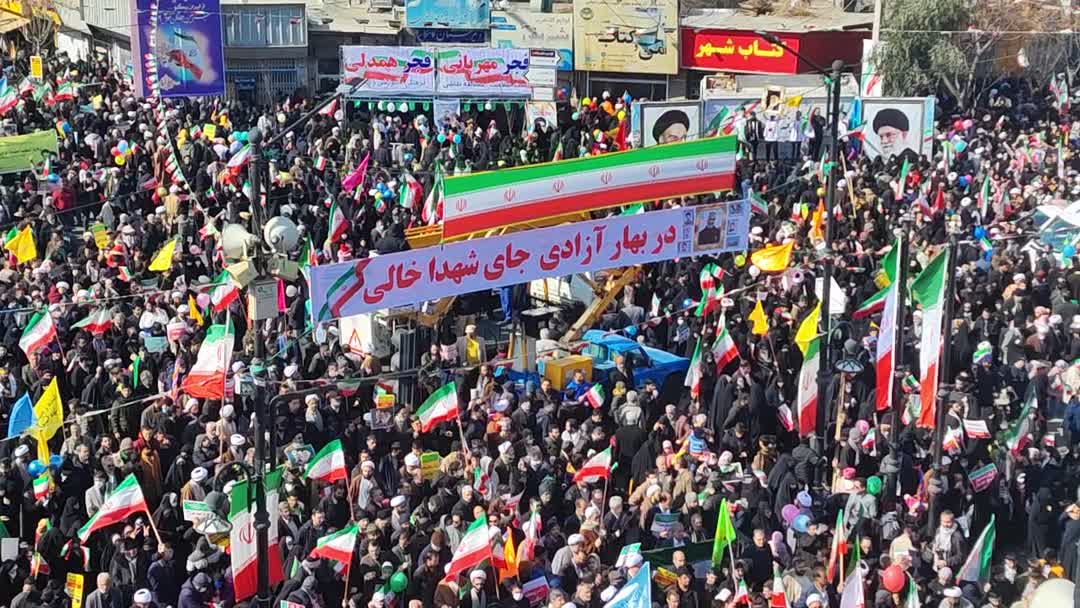  تصاویر هوایی‌ از جمعیت بی‌سابقه راهپیمایی قم