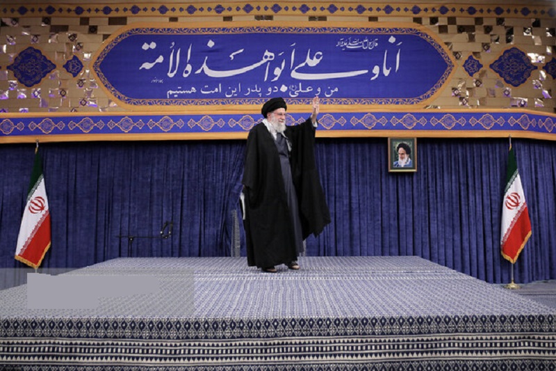 همگی سعی کنیم اتصال و انسجام ملی را که بسیار با ارزش و قیمتی است، حفظ کنیم