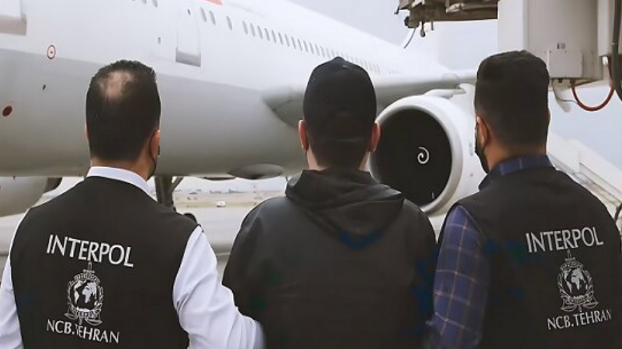   دسیسه‌ای هرمی به نام "یونیک فاینانس" 