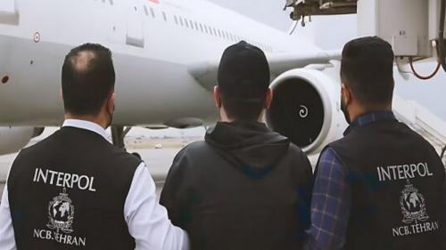   دسیسه‌ای هرمی به نام "یونیک فاینانس" 