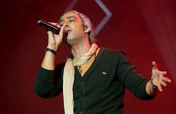 کنسرت خیابانی مازیار با هیچی تماشاگر! /فیلم