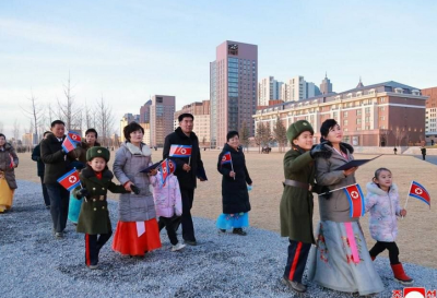  کیم جونگ اون و دخترش در حال افتتاح یک خیابان /عکس