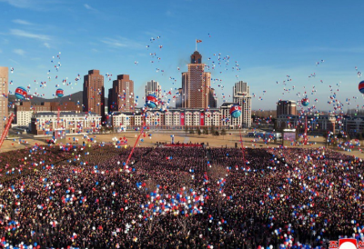  کیم جونگ اون و دخترش در حال افتتاح یک خیابان /عکس