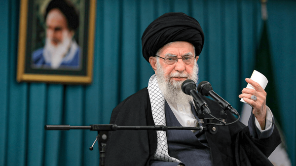 رهبر انقلاب: ما داغدار و عزادار خون‌های ریخته شده در فتنه دی‌ماه هستیم/ خطرناکتر از ناو، سلاحی است که آن را به قعر دریا می‌فرستد +فیلم