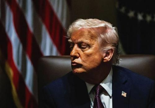 تحلیلی بر اقدامات ترامپ؛ قدرت نمایی، یا فرار از فروپاشی؟ 